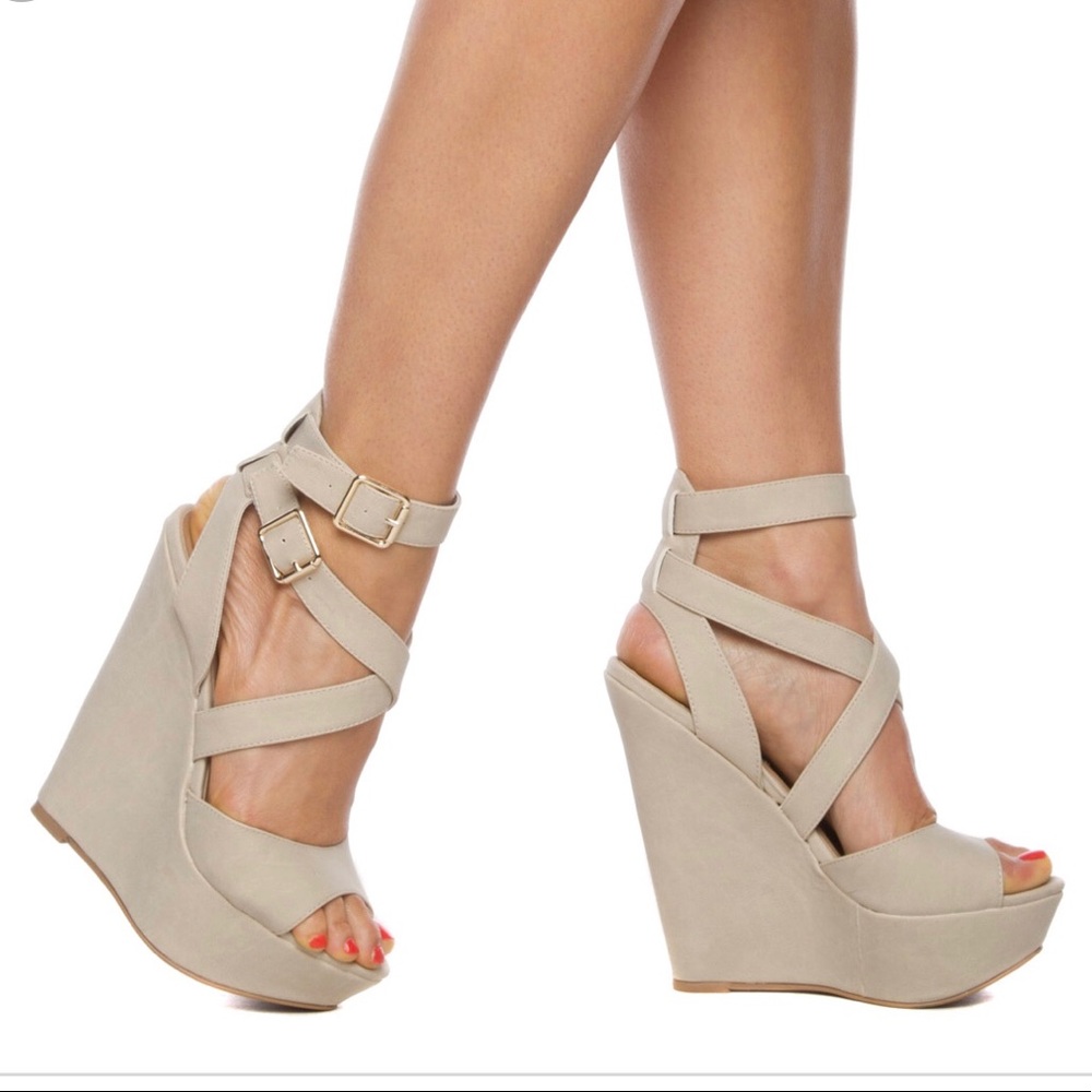 Steve Madden Xfoliate Wedge in “Bone Tan”